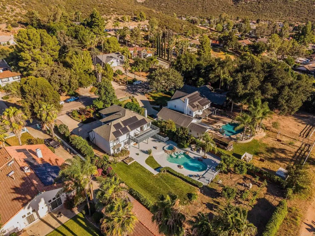 https://cdn.realtyfeed.com/cdn/127/306755780/b8819061b0e912f5a48c2d652240f9ad.webp