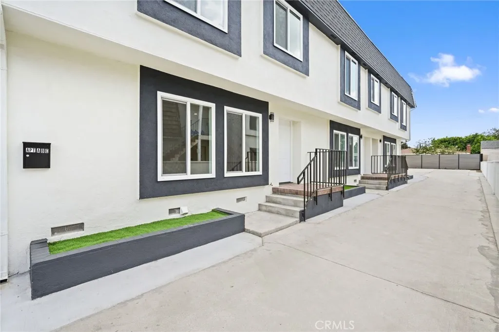 7010 Lennox Avenue, Van Nuys, CA 91405 - Photo 2 of 39, Van Nuys, CA