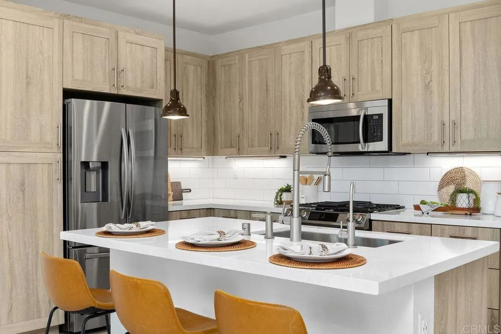 https://cdn.realtyfeed.com/cdn/127/306755824/705e1e1b0b84ce4200fd86c049e99f4e.webp