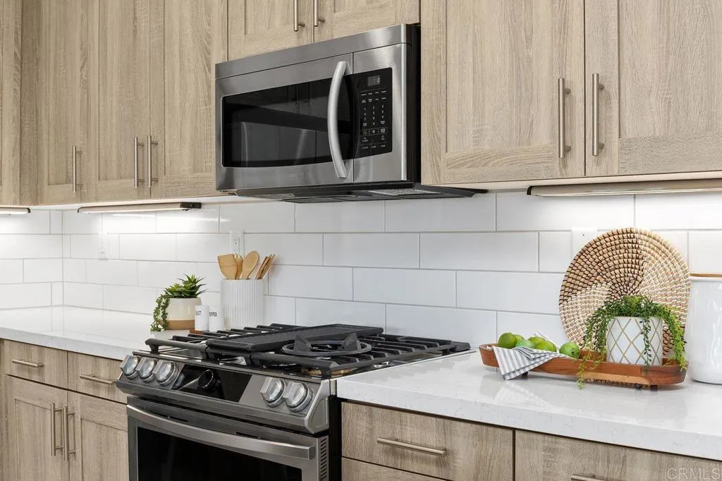 https://cdn.realtyfeed.com/cdn/127/306755824/819c9952a872217c1c70cd10df07bc6d.webp