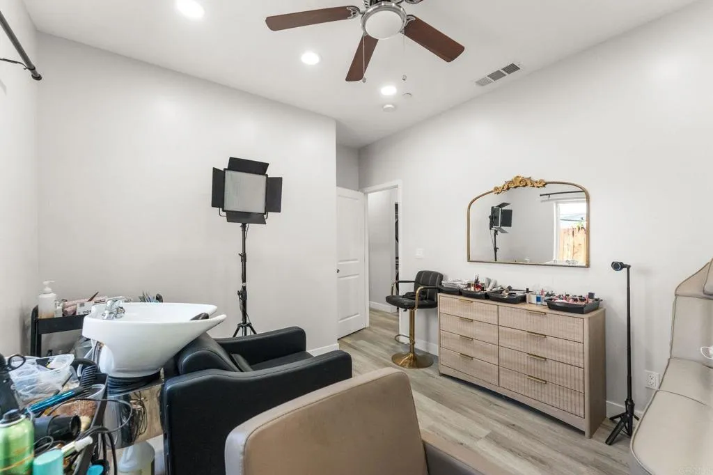 https://cdn.realtyfeed.com/cdn/127/306755828/a042e14fbae14a74ddf88b12993dadc7.webp