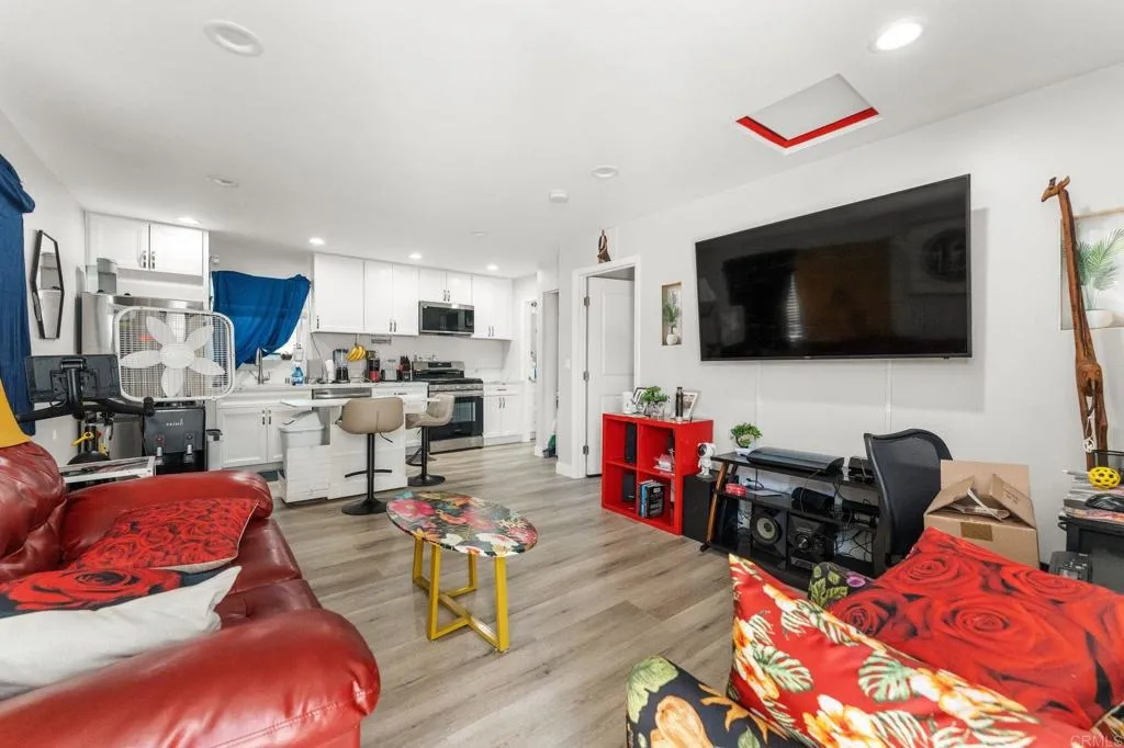 https://cdn.realtyfeed.com/cdn/127/306755828/c56beeb5ba0a3a47b32b56853bd74694.webp