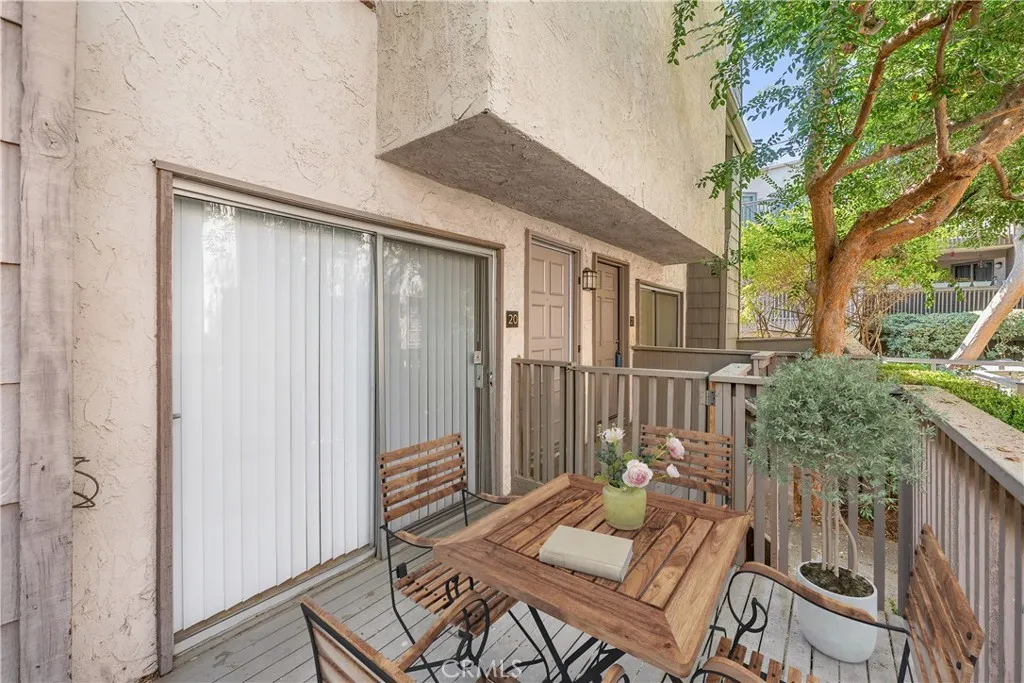 18316 Hatteras Unit 20, Tarzana, CA 91356 - Photo 4 of 33, Tarzana, CA
