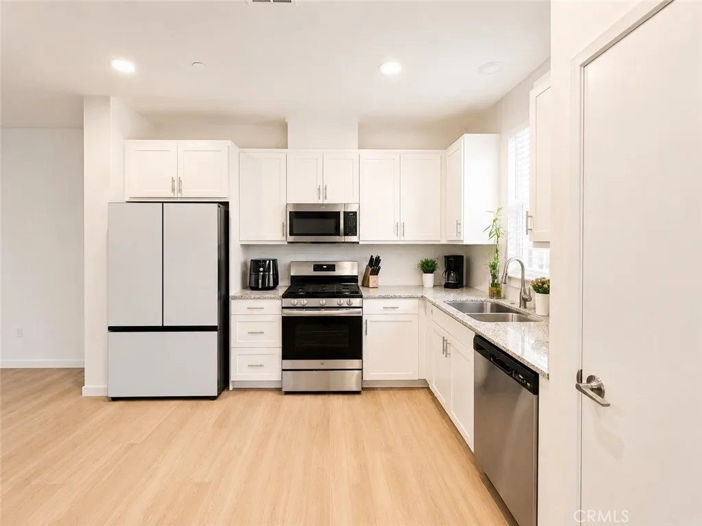 Photo #3: SW26135948 Listing: Photo #3