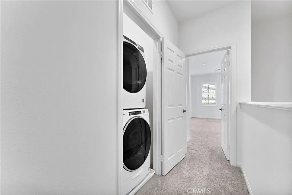 https://cdn.realtyfeed.com/cdn/127/306755861/1f63b2c15af98d3f1da20a266fae1d45.webp