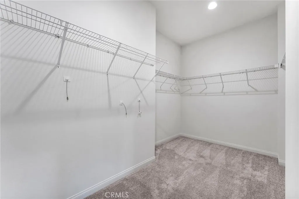https://cdn.realtyfeed.com/cdn/127/306755861/3f12a41b38e7a433cdb0512ff482212f.webp