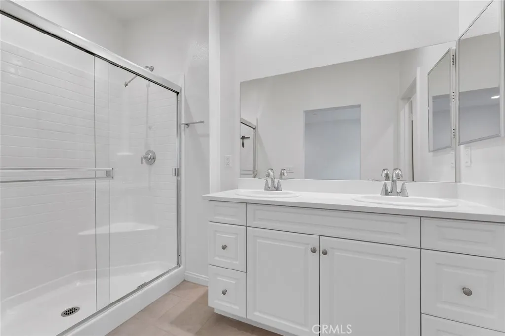 https://cdn.realtyfeed.com/cdn/127/306755861/8b8476f7d2a3448ffbb59cff4ea1b5be.webp