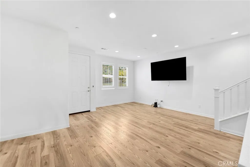 https://cdn.realtyfeed.com/cdn/127/306755861/bf684914f8ebebdd8e8c3cf501b3e8c7.webp