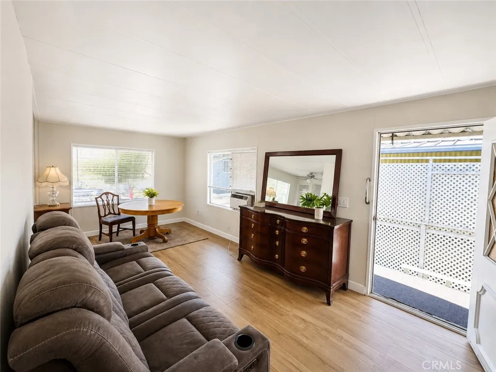 15621 Beach, Westminster, CA 92683 - Photo 4 of 9, Westminster, CA