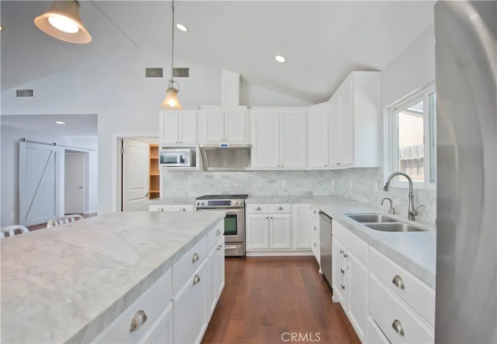 17343 Martha Street, Encino, CA 91316 - Photo 4 of 26, Encino, CA