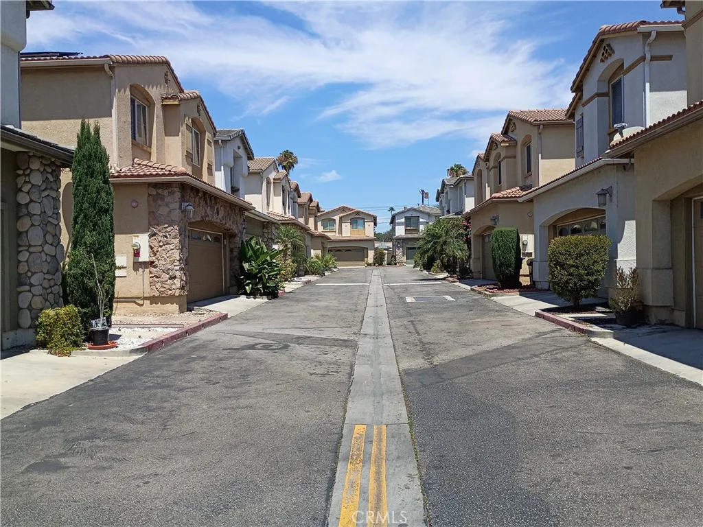 9365 Hawk Eye Lane, Pacoima, CA 91331 - Photo 4 of 50, Pacoima, CA