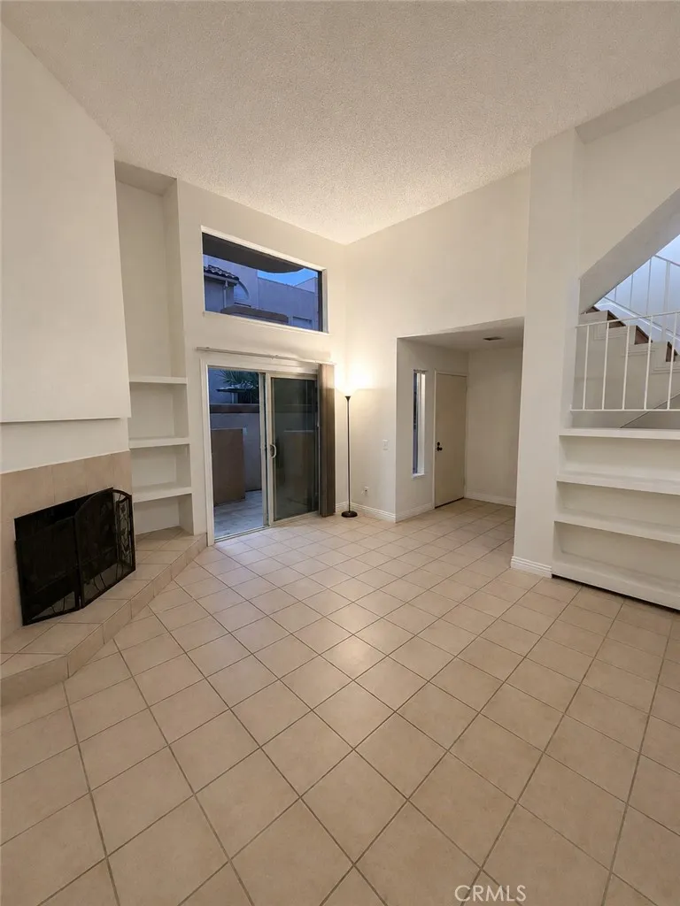 2032 S Bon View Avenue South Unit B, Ontario, CA 91761 - Photo 4 of 23, Ontario, CA