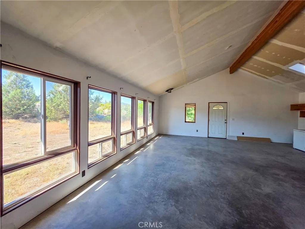 7021 Quarry Rd, Weed, CA 96094 - Main photo, Weed, CA