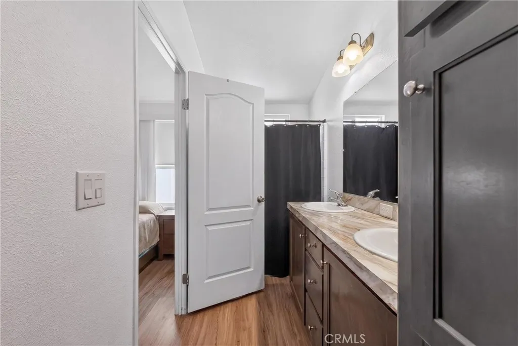 https://cdn.realtyfeed.com/cdn/127/306755974/1473e6c85a80e282669bf7a2e43eebd5.webp