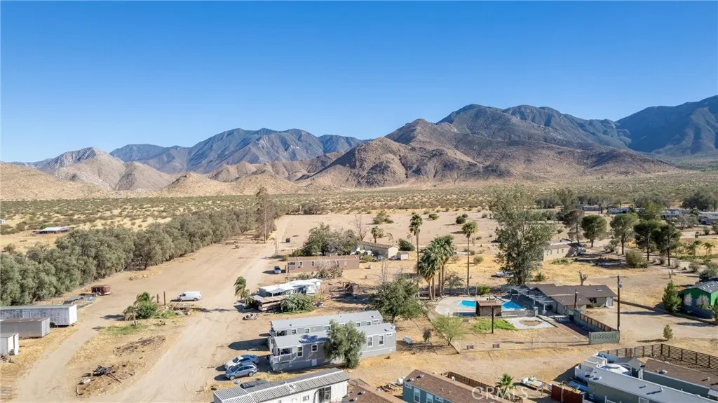 https://cdn.realtyfeed.com/cdn/127/306755974/1b5c517ea0f0f3f95d5565d020f5ca1c.webp