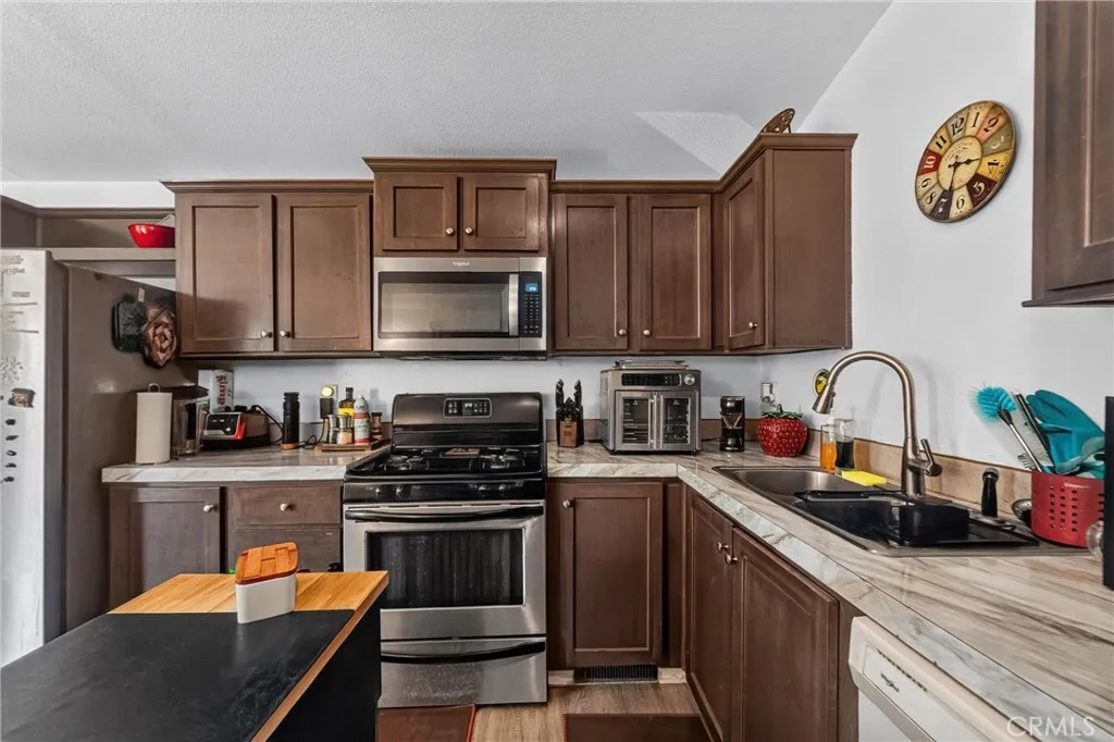 https://cdn.realtyfeed.com/cdn/127/306755974/a8ff74c41fe40fa03776330cd3b5fe58.webp