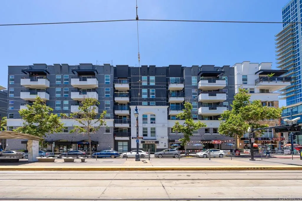 https://cdn.realtyfeed.com/cdn/127/306755982/3d444d30457afd6c7a6bf60d3508581d.webp