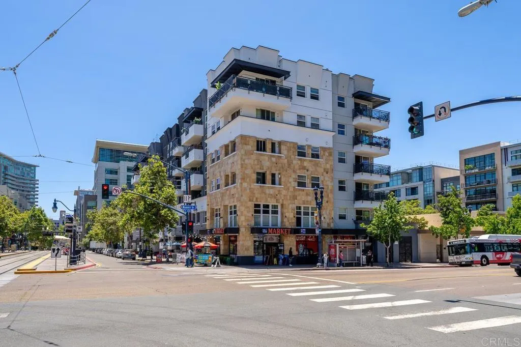 https://cdn.realtyfeed.com/cdn/127/306755982/de84775f3e46ad62de596b7f2c2cc3d0.webp