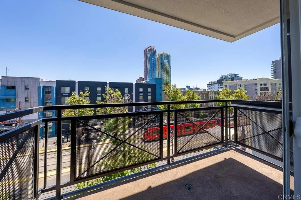 https://cdn.realtyfeed.com/cdn/127/306755982/ee8ccf138d8a0605e9a2574c4dabe246.webp