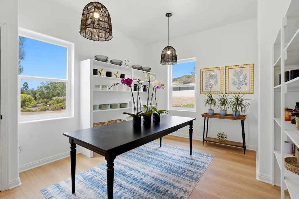 https://cdn.realtyfeed.com/cdn/127/306755983/184df4c8c6d68bfb29f879e068aa44c1.webp