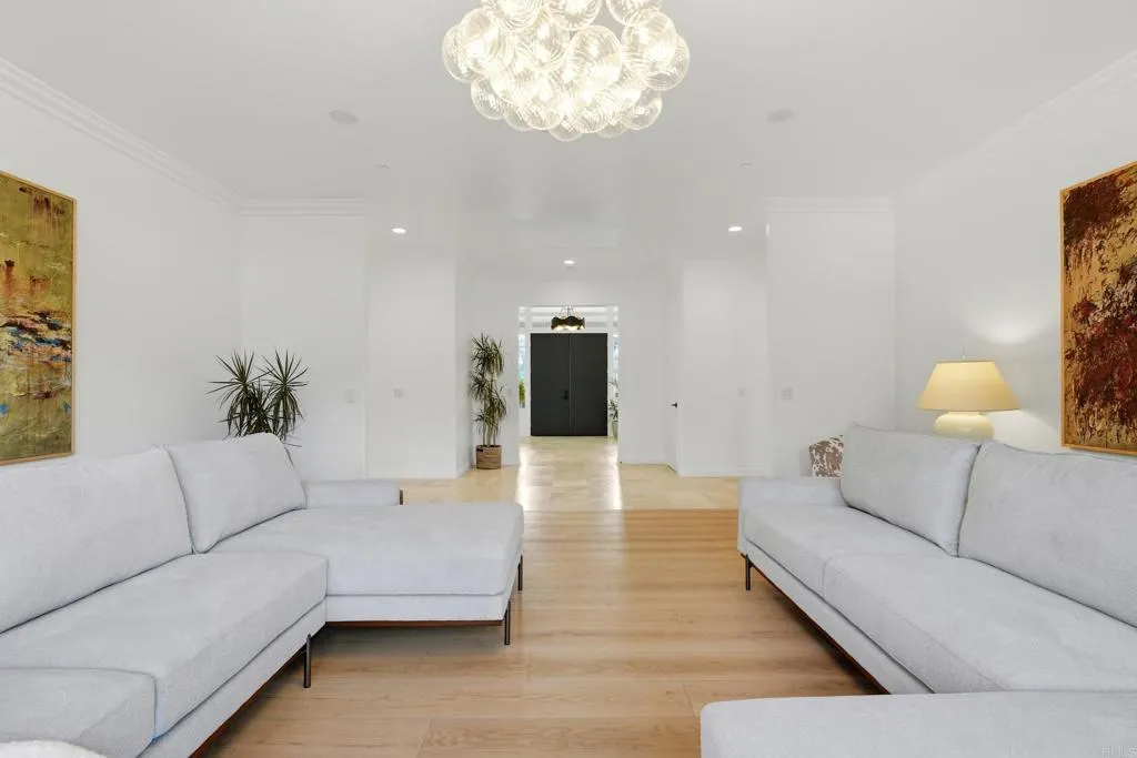 https://cdn.realtyfeed.com/cdn/127/306755983/867579eaff76fd94dc462273f0fea322.webp
