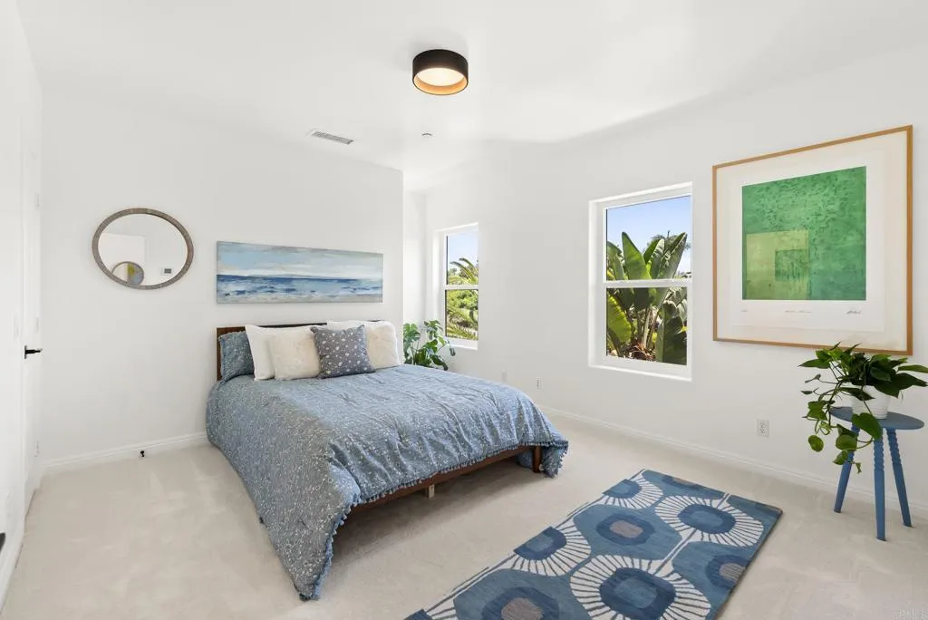 https://cdn.realtyfeed.com/cdn/127/306755983/9bae22779eb2e04244374e9f6fc47a7d.webp