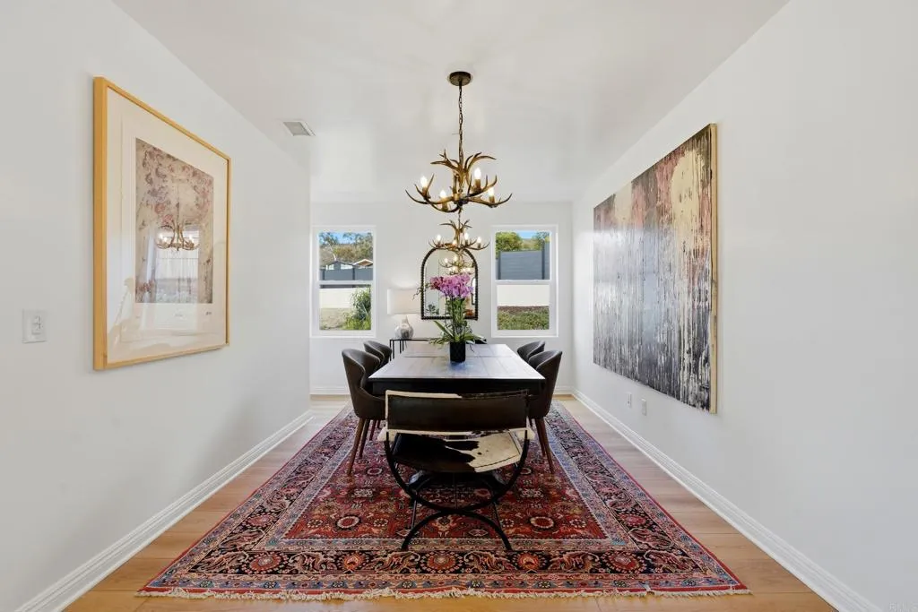 https://cdn.realtyfeed.com/cdn/127/306755983/de30e0ce8fed2a1964a78226c5efe0b5.webp
