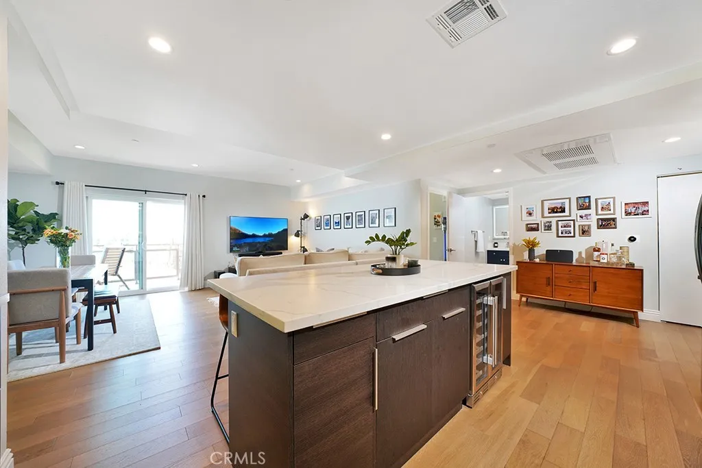 2939 Leeward Avenue Unit 516, Los Angeles, CA 90005 - Photo 4 of 37, Los Angeles, CA