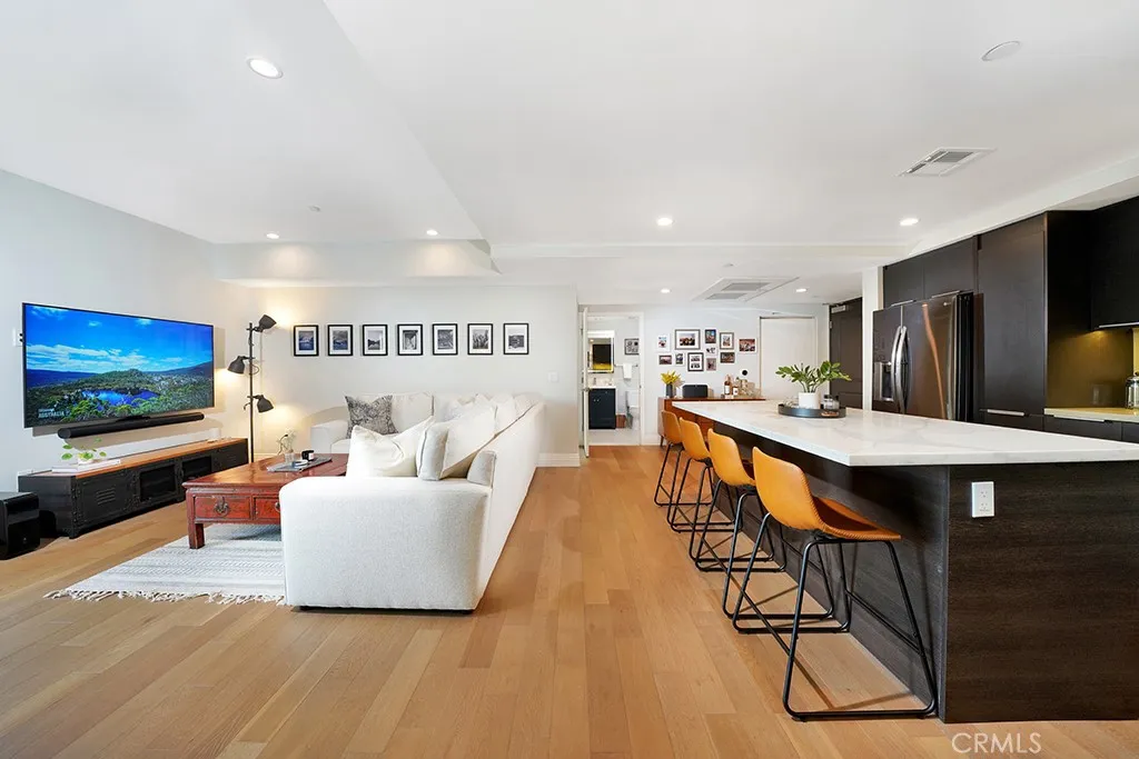2939 Leeward Avenue Unit 516, Los Angeles, CA 90005 - Main photo, Los Angeles, CA