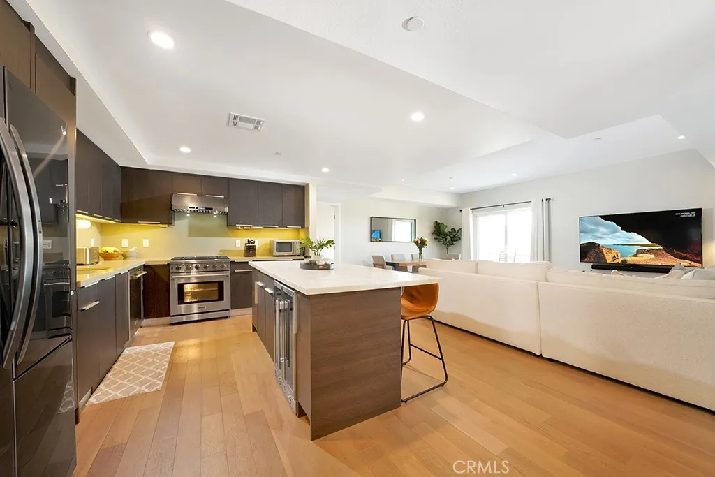 2939 Leeward Avenue Unit 516, Los Angeles, CA 90005 - Photo 2 of 37, Los Angeles, CA