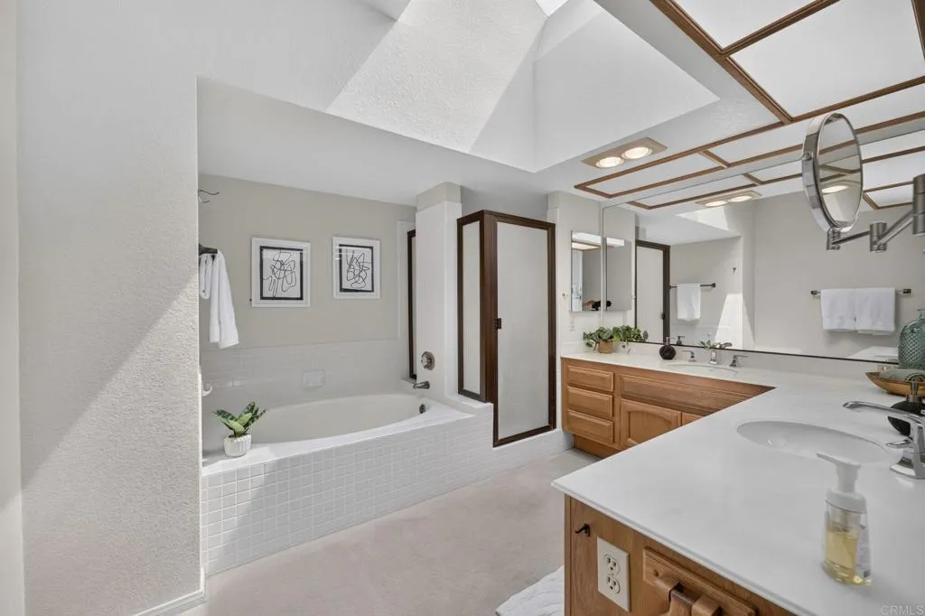 https://cdn.realtyfeed.com/cdn/127/306755986/6b09a812de86b68c891de13b66b99d01.webp