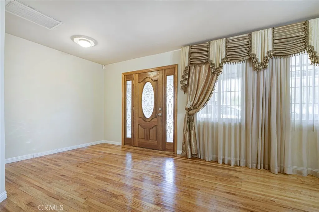 6149 Case Ave, North Hollywood, CA 91606 - Photo 2 of 33, North Hollywood, CA