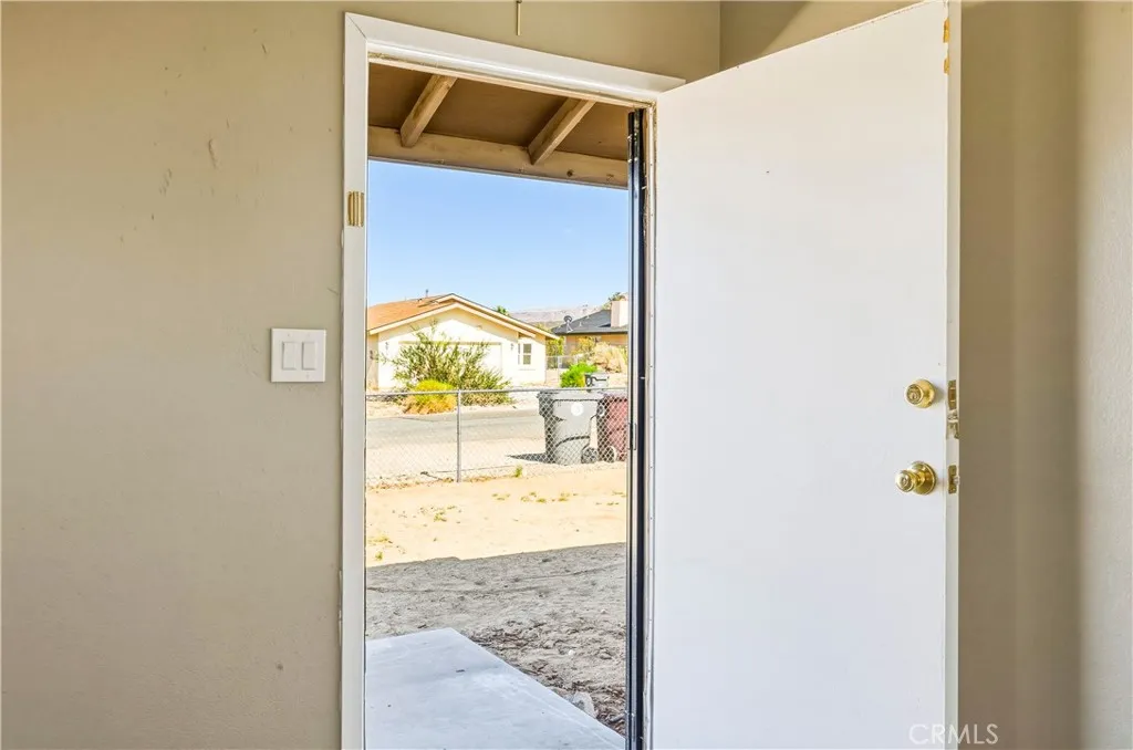 7004 49 Palms, 29 Palms, CA 92277 - Photo 4 of 50, 29 Palms, CA