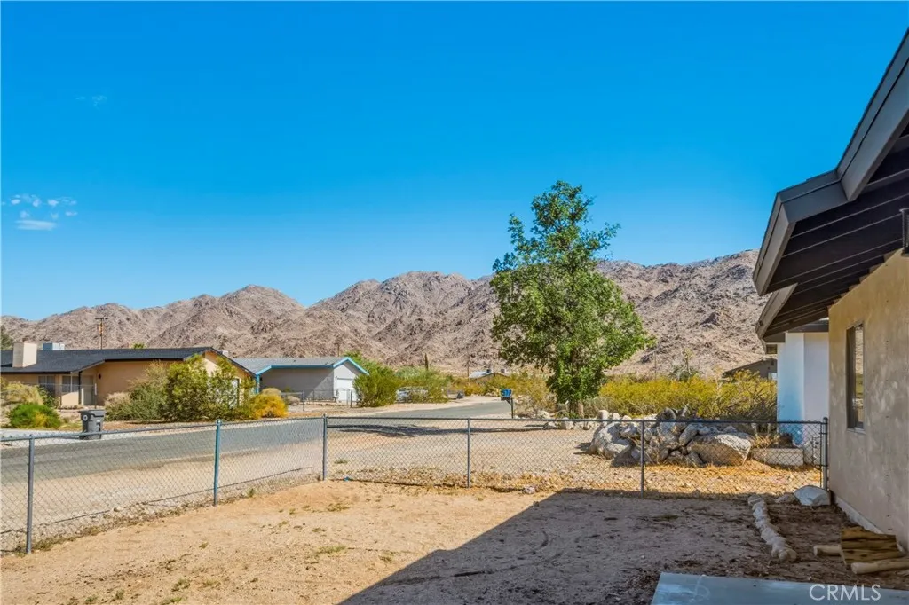 7004 49 Palms, 29 Palms, CA 92277 - Photo 3 of 50, 29 Palms, CA