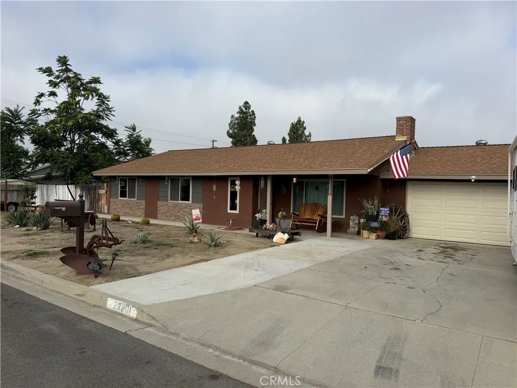 26201 Camas Drive, Hemet, CA 92544 - Main photo, Hemet, CA