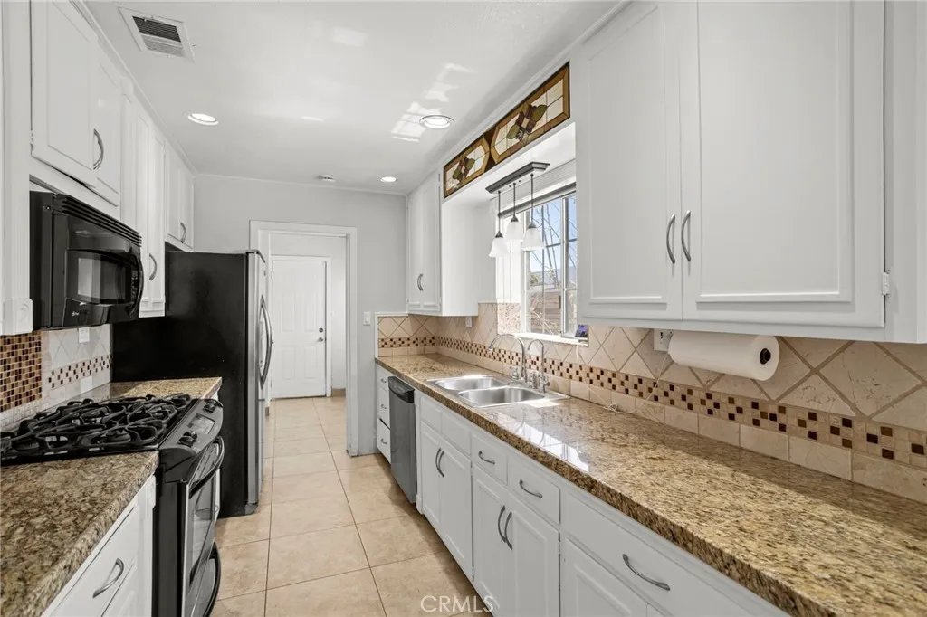 32512 Wildomar, Lake Elsinore, CA 92530 - Photo 5 of 20, Lake Elsinore, CA