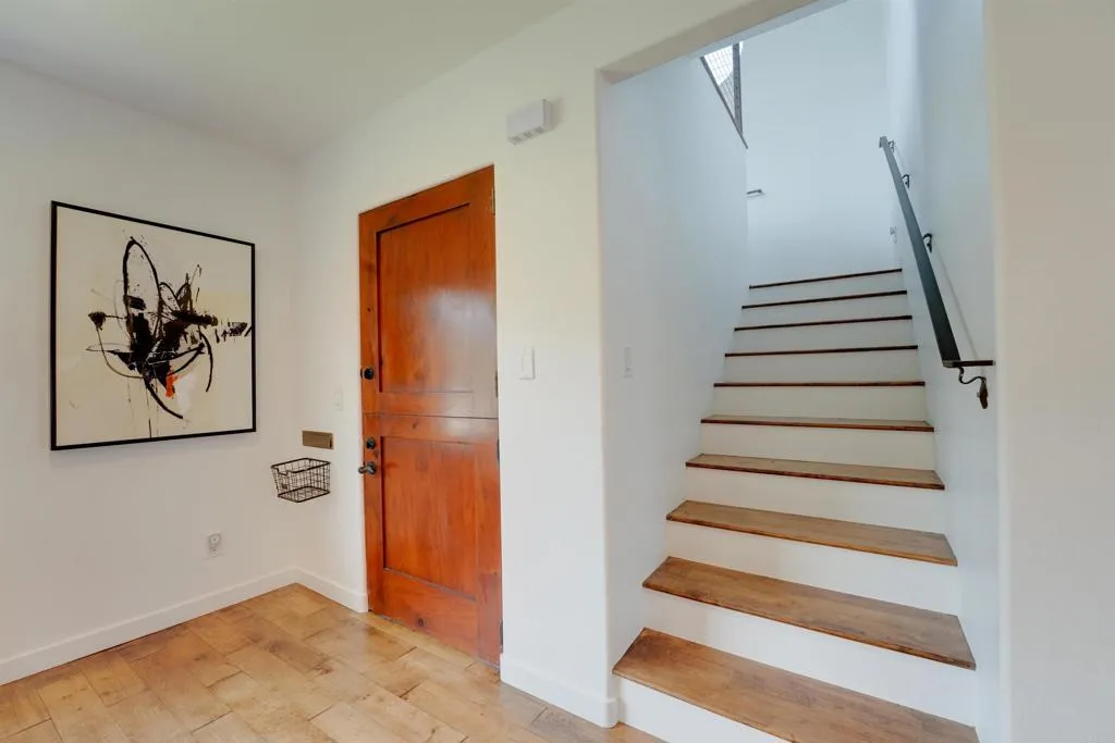 https://cdn.realtyfeed.com/cdn/127/306756124/369f04d7da72e7adf8279a58622668d0.webp