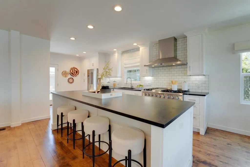 https://cdn.realtyfeed.com/cdn/127/306756124/3f8357ae47f800e7d4ef2fc9773a24ce.webp