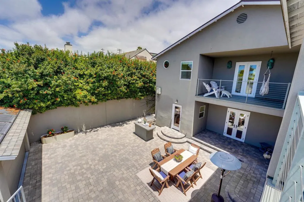 https://cdn.realtyfeed.com/cdn/127/306756124/aa6b75170cd55d1856fe7779e5d9c1b3.webp