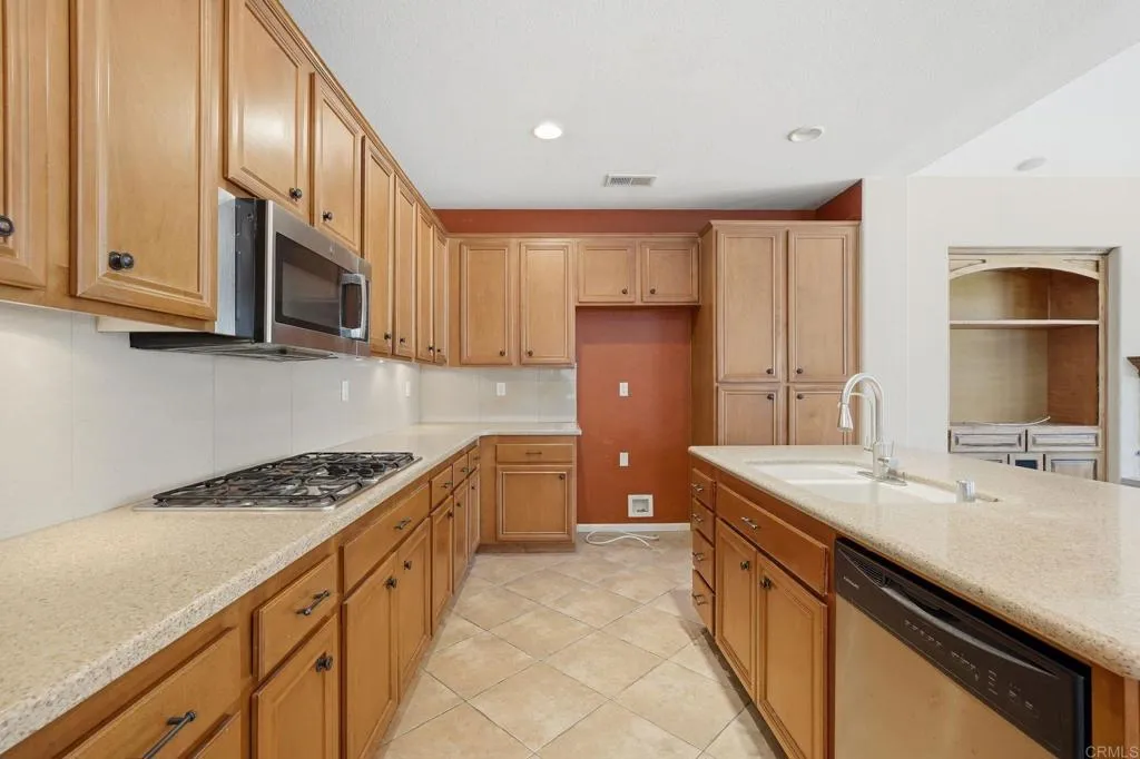 https://cdn.realtyfeed.com/cdn/127/306756150/318c8ff59a8a7407719e93ddcf16f0ae.webp