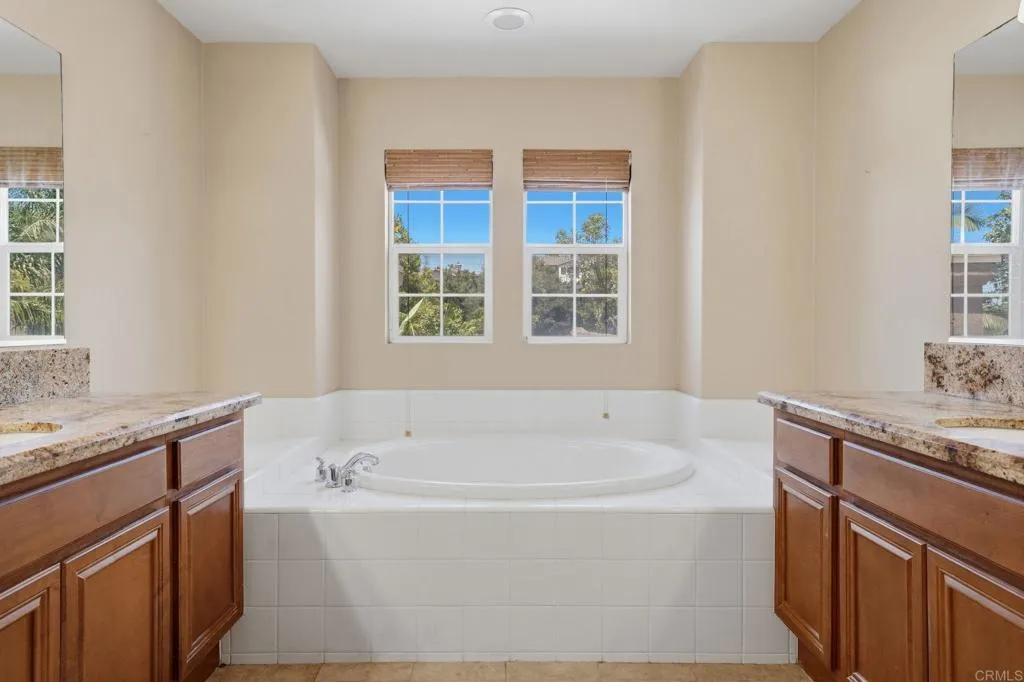 https://cdn.realtyfeed.com/cdn/127/306756150/ae218e3a9d572fae1717af66620c070d.webp