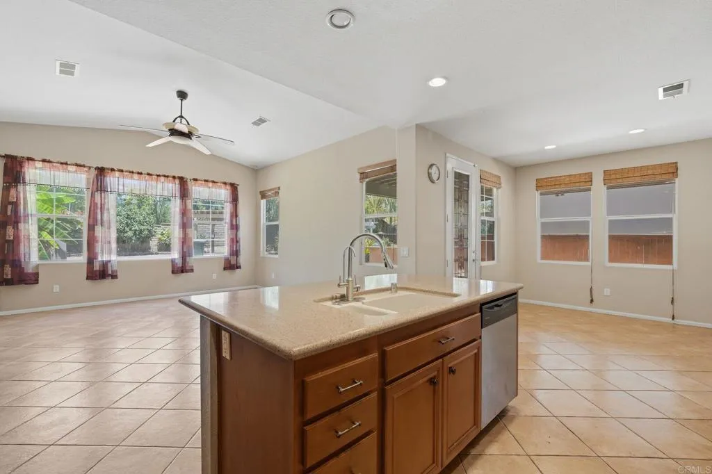 https://cdn.realtyfeed.com/cdn/127/306756150/bb0dbe430401c33de2e7bcf88d4eb788.webp