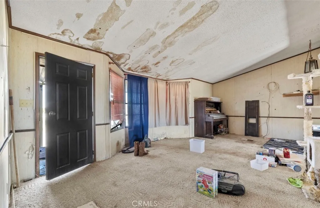 24374 Mobray Avenue, Oro Grande, CA 92368 - Photo 5 of 19, Oro Grande, CA