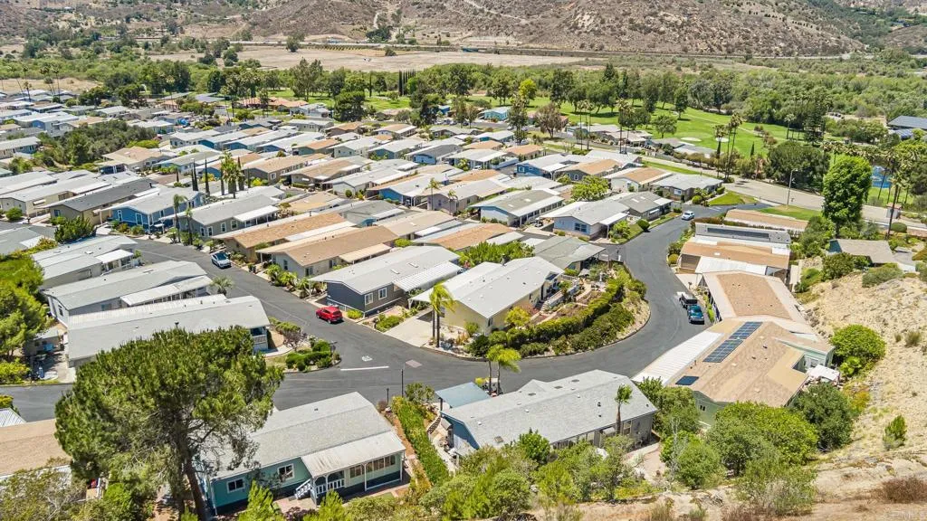 https://cdn.realtyfeed.com/cdn/127/306756187/a39d9dfb4c45ea63b5df238922f72353.webp