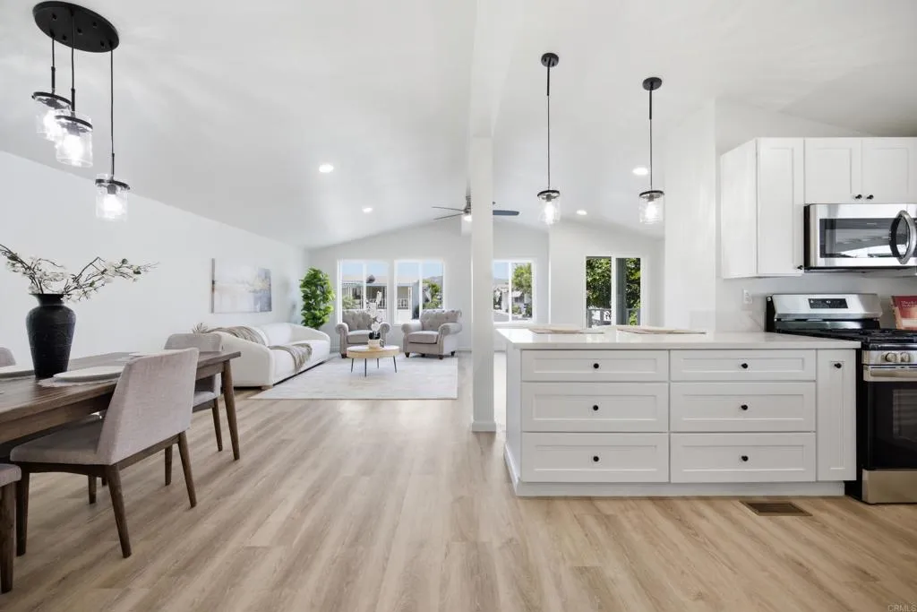 https://cdn.realtyfeed.com/cdn/127/306756205/3b695afd4f95bc05c5a3087eaba22ace.webp