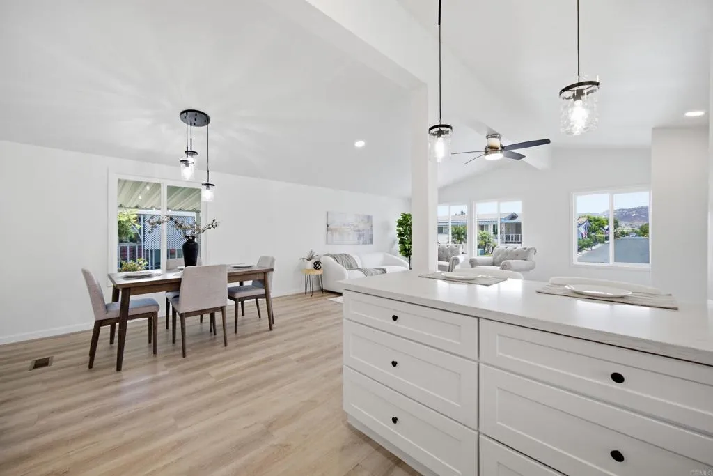 https://cdn.realtyfeed.com/cdn/127/306756205/4fff3ec40868672eb9f02c4d9af84ab3.webp