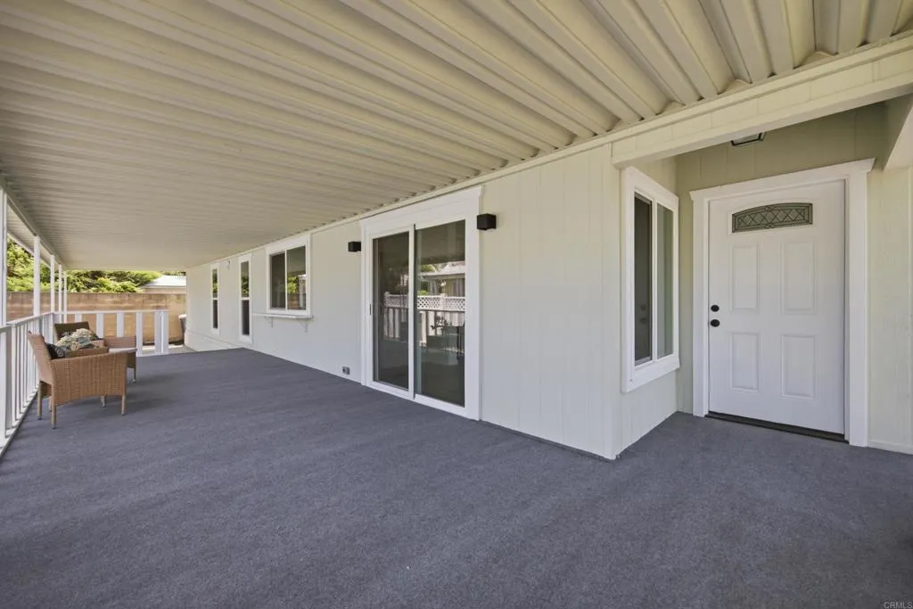 https://cdn.realtyfeed.com/cdn/127/306756205/91cf3944d2064e7db15154666be30ce1.webp