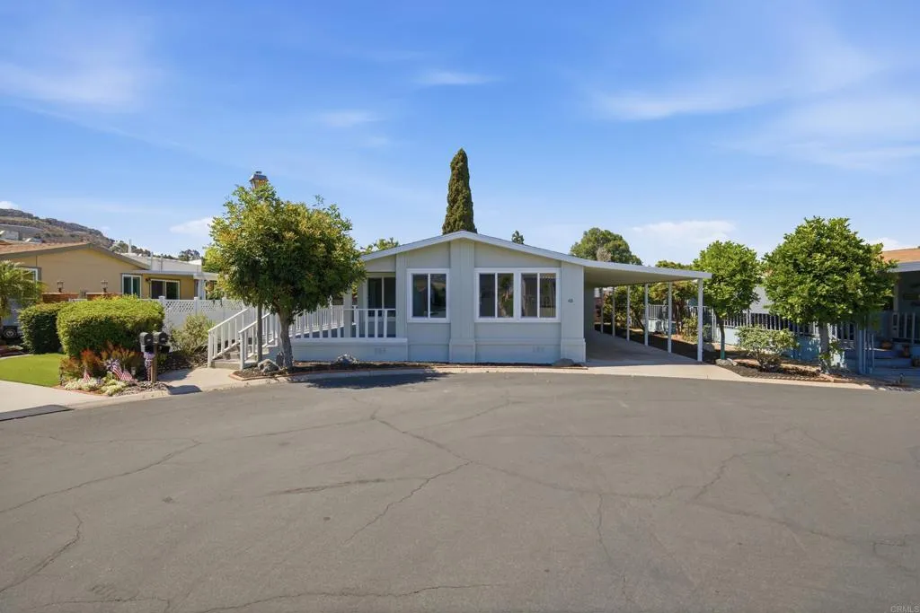 https://cdn.realtyfeed.com/cdn/127/306756205/cde6c4da8cf697de354e89969eab0b88.webp
