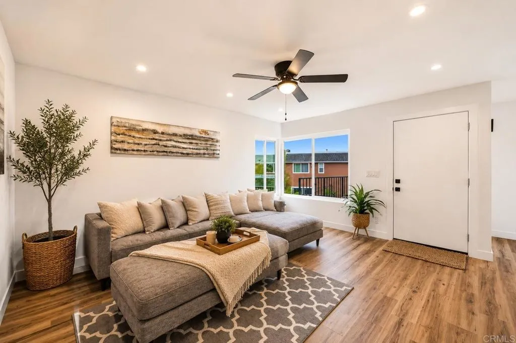 https://cdn.realtyfeed.com/cdn/127/306756215/2d6008c5f3a483b98b81636d7e193129.webp