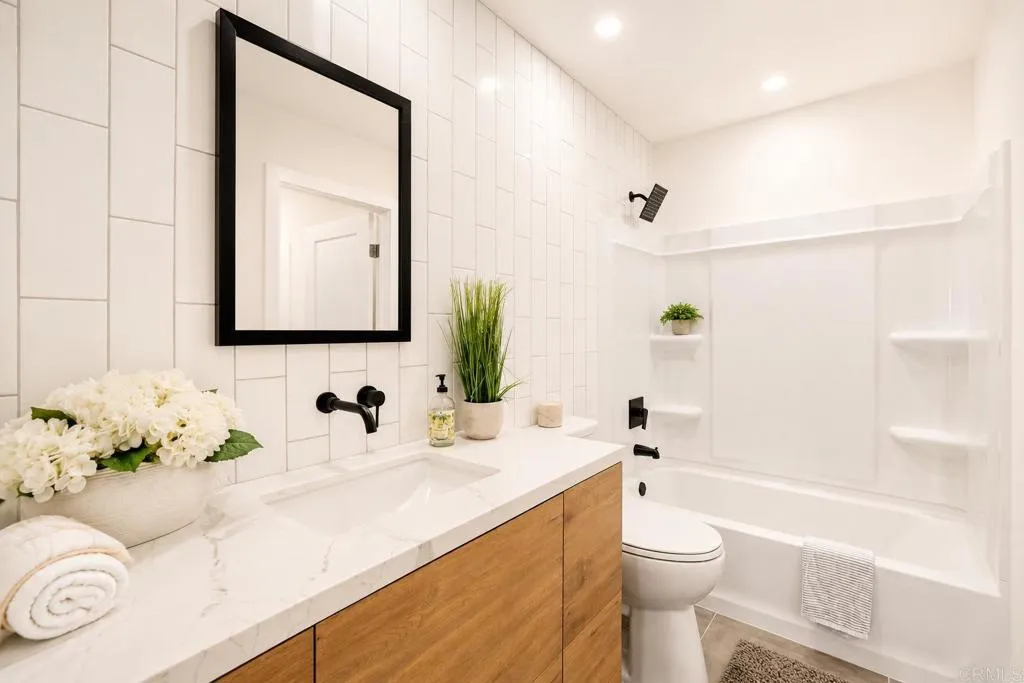 https://cdn.realtyfeed.com/cdn/127/306756215/caa855f3df25cbd70c25423b4ec19608.webp